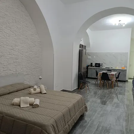 Apartment House Garibaldi Street *