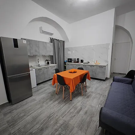 House Garibaldi Street Daire *